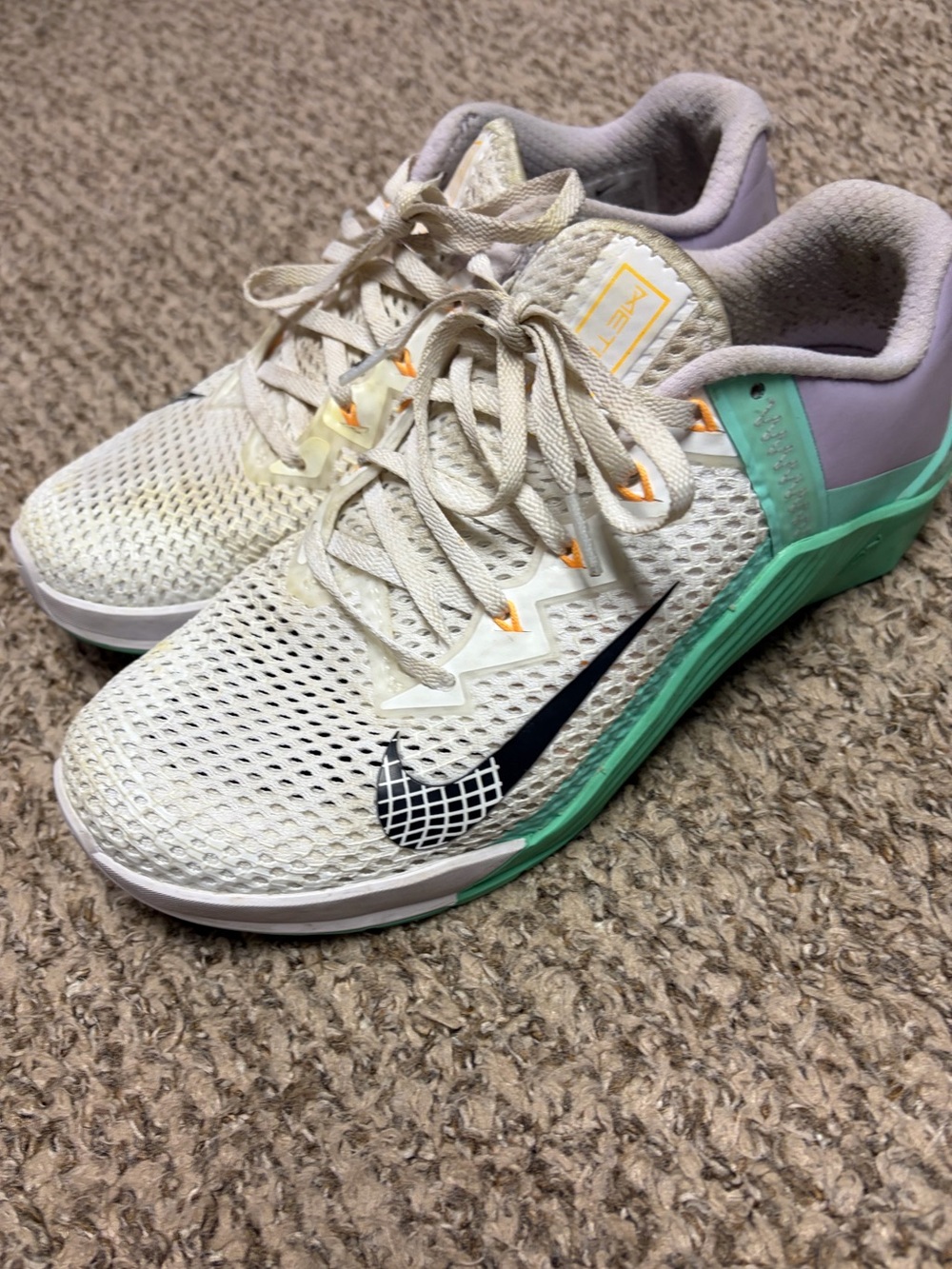 Nike Women’s Metcon 5 White Mesh Training Shoes with Mint Accents